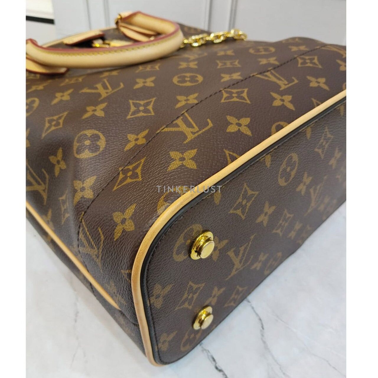 Louis Vuitton Carry All MM Monogram 2017 Canvas Satchel