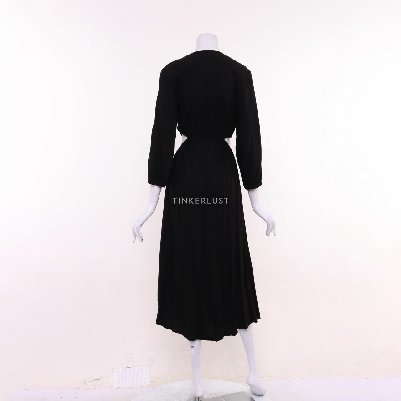 Paulina Katarina Black Midi Dress