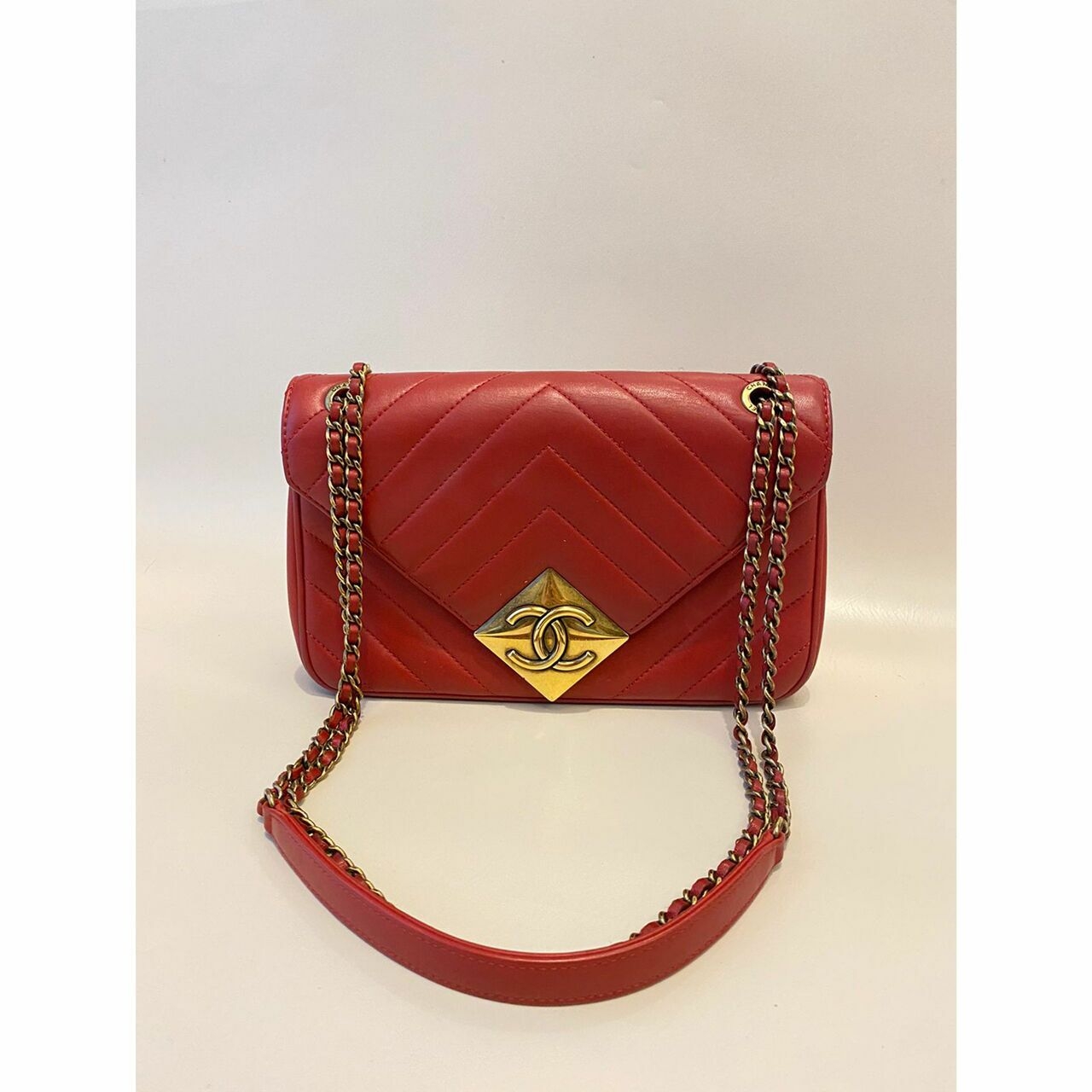 Chanel Red Chevron Lambskin #21 Shoulder Bag