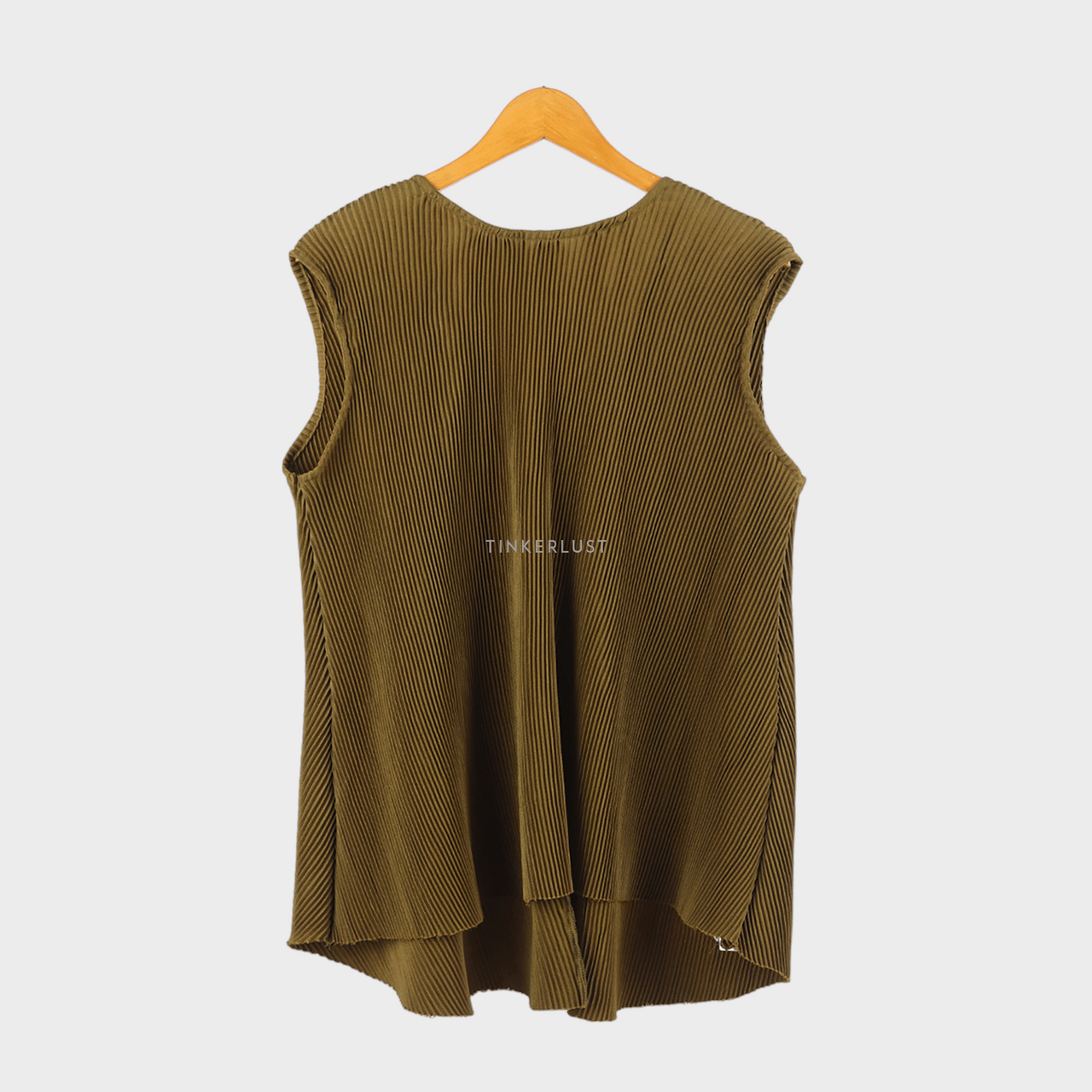 Popoluca Olive Pleated Sleeveless