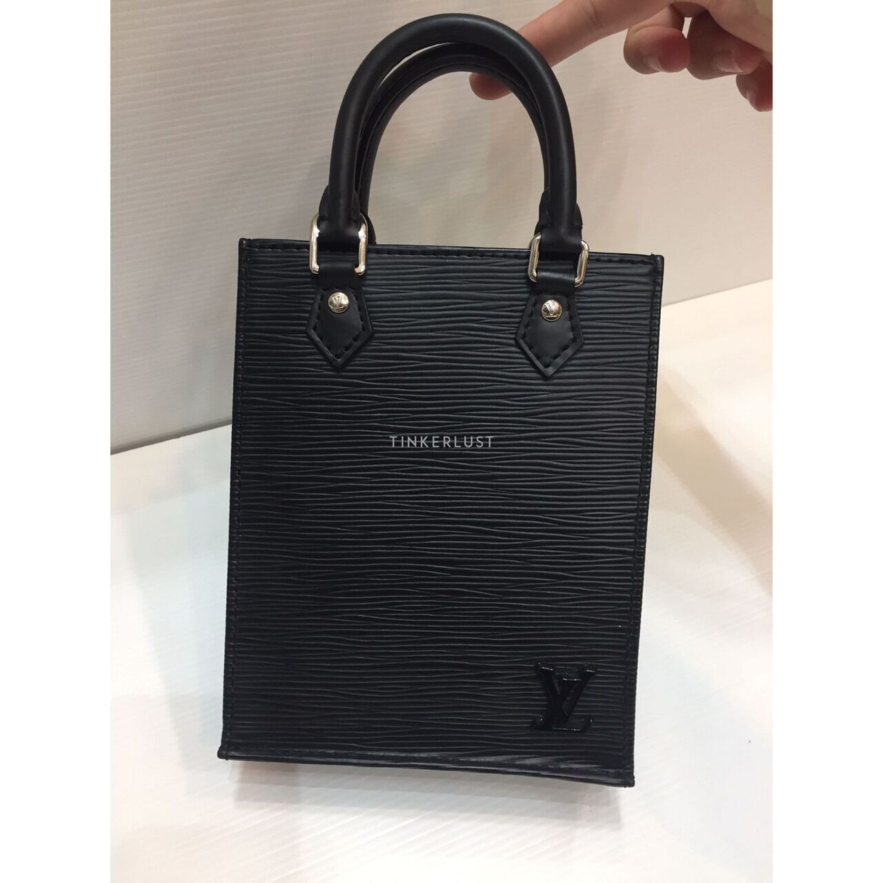 Louis Vuitton Sac Plat Epi Leather Black SHW Chip 2021 Satchel