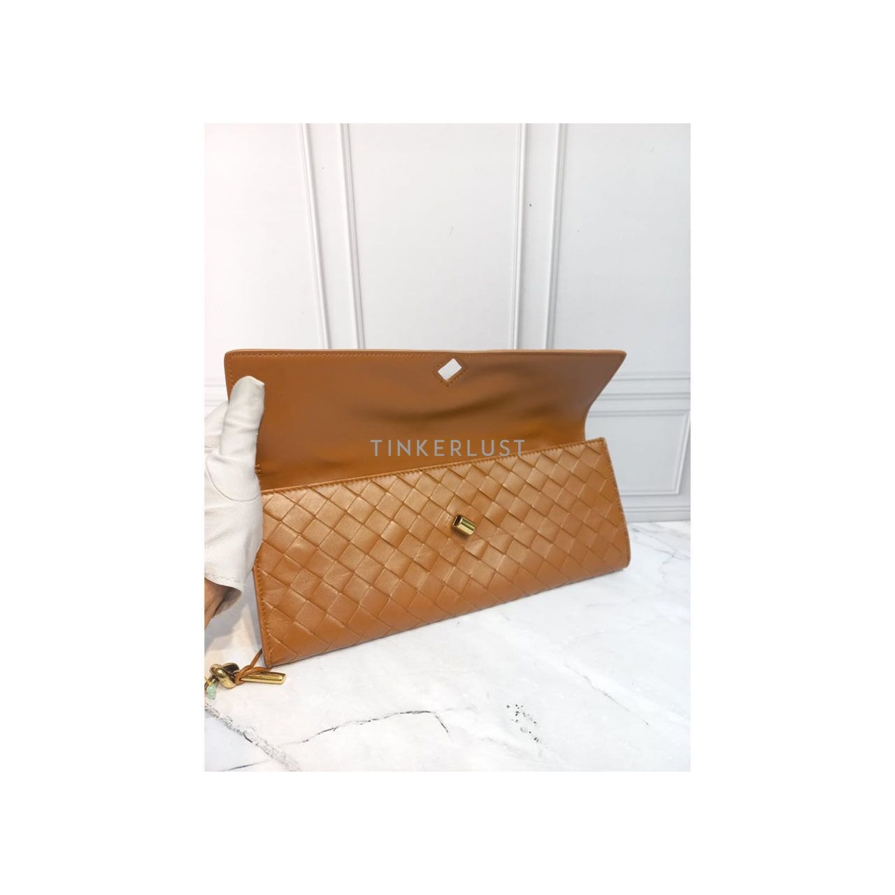 Bottega Veneta Andiamo Tan 2024 Clutch