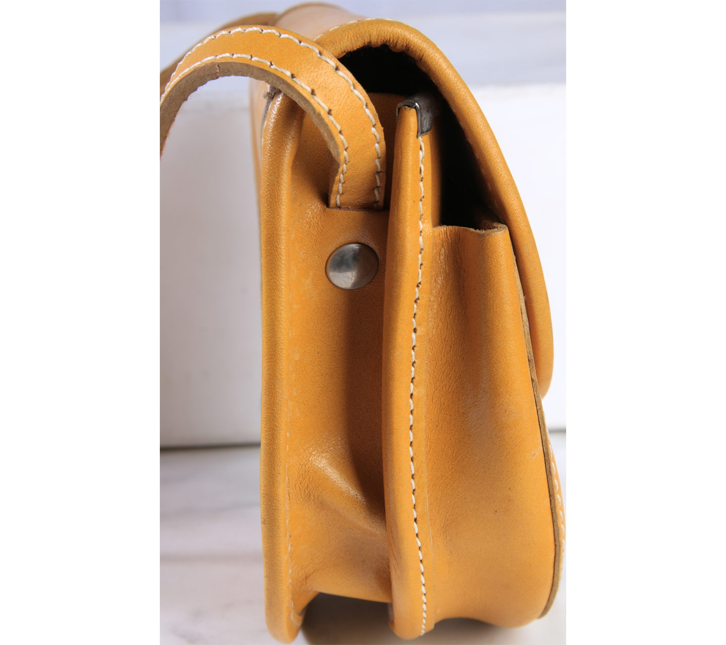 Vera Pelle Yellow Sling Bag