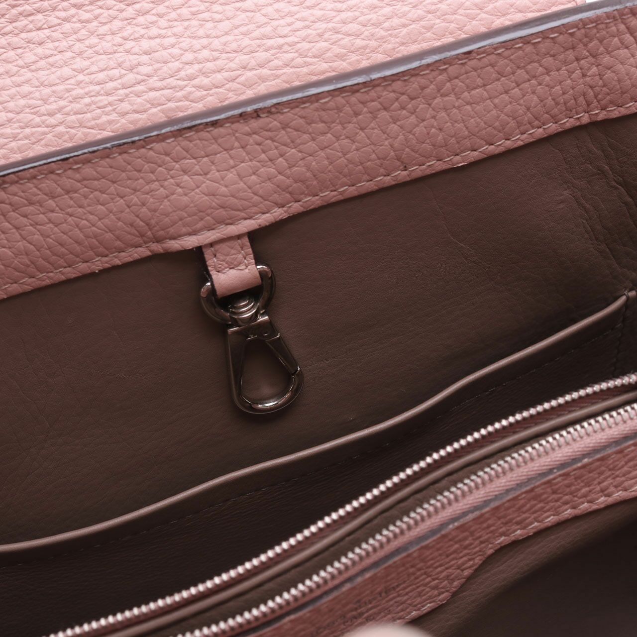 Louis Vuitton Magnolia Pink Capucines MM Hand Bag