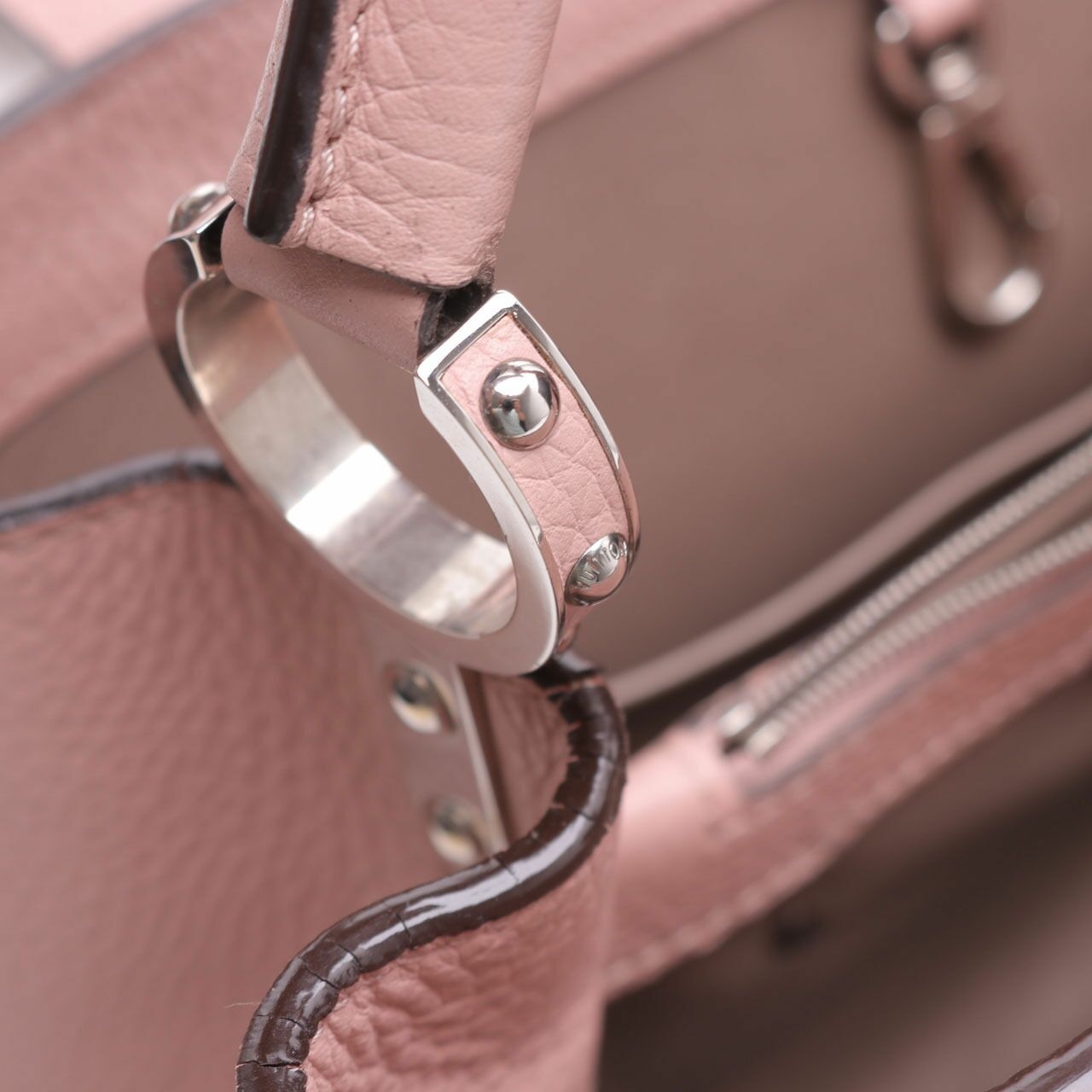 Louis Vuitton Magnolia Pink Capucines MM Hand Bag