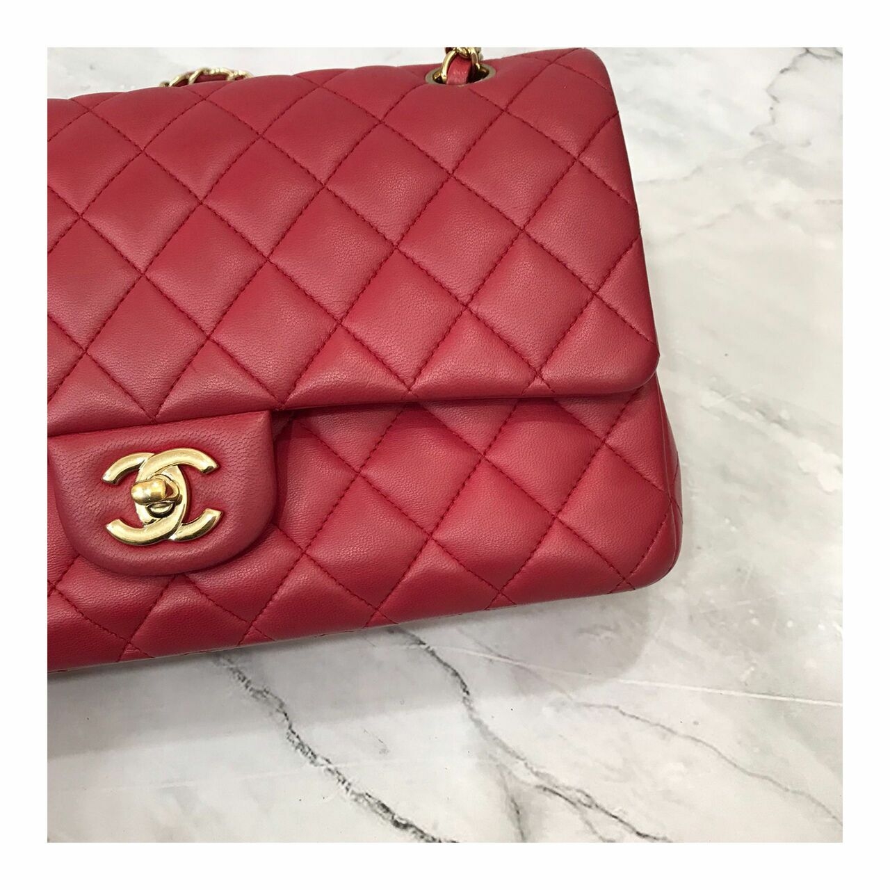 Chanel medium Lambskin Fuschia GHW #22 Shoulder Bag