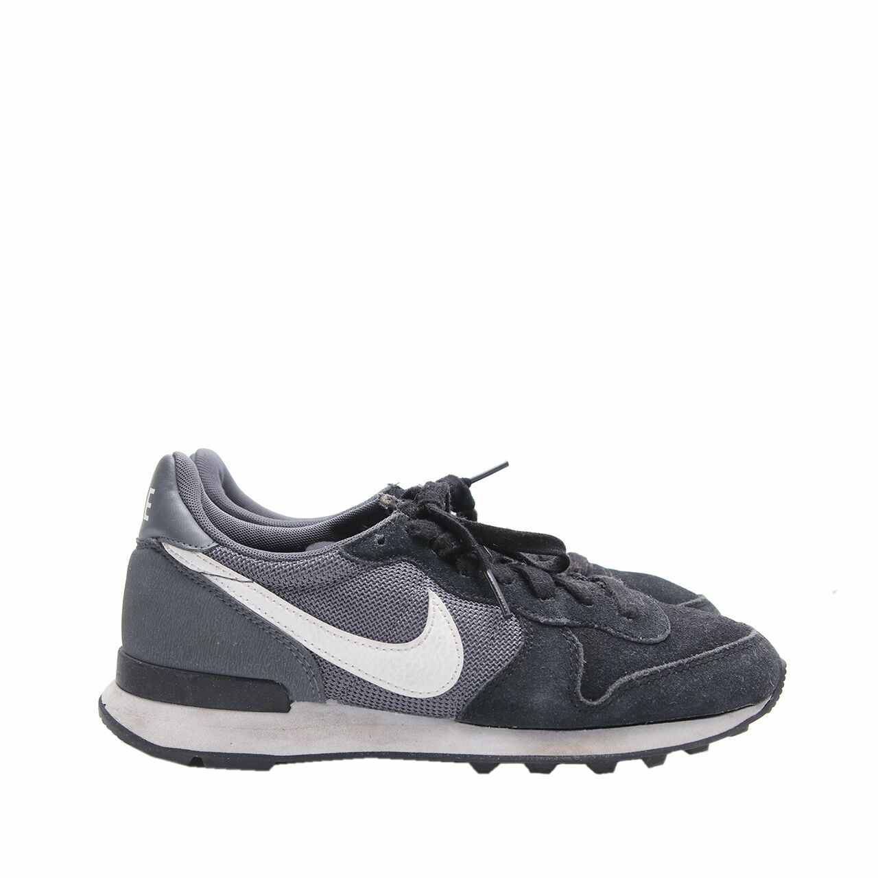 Nike Black & Grey Women’s Internationalist Sneakers