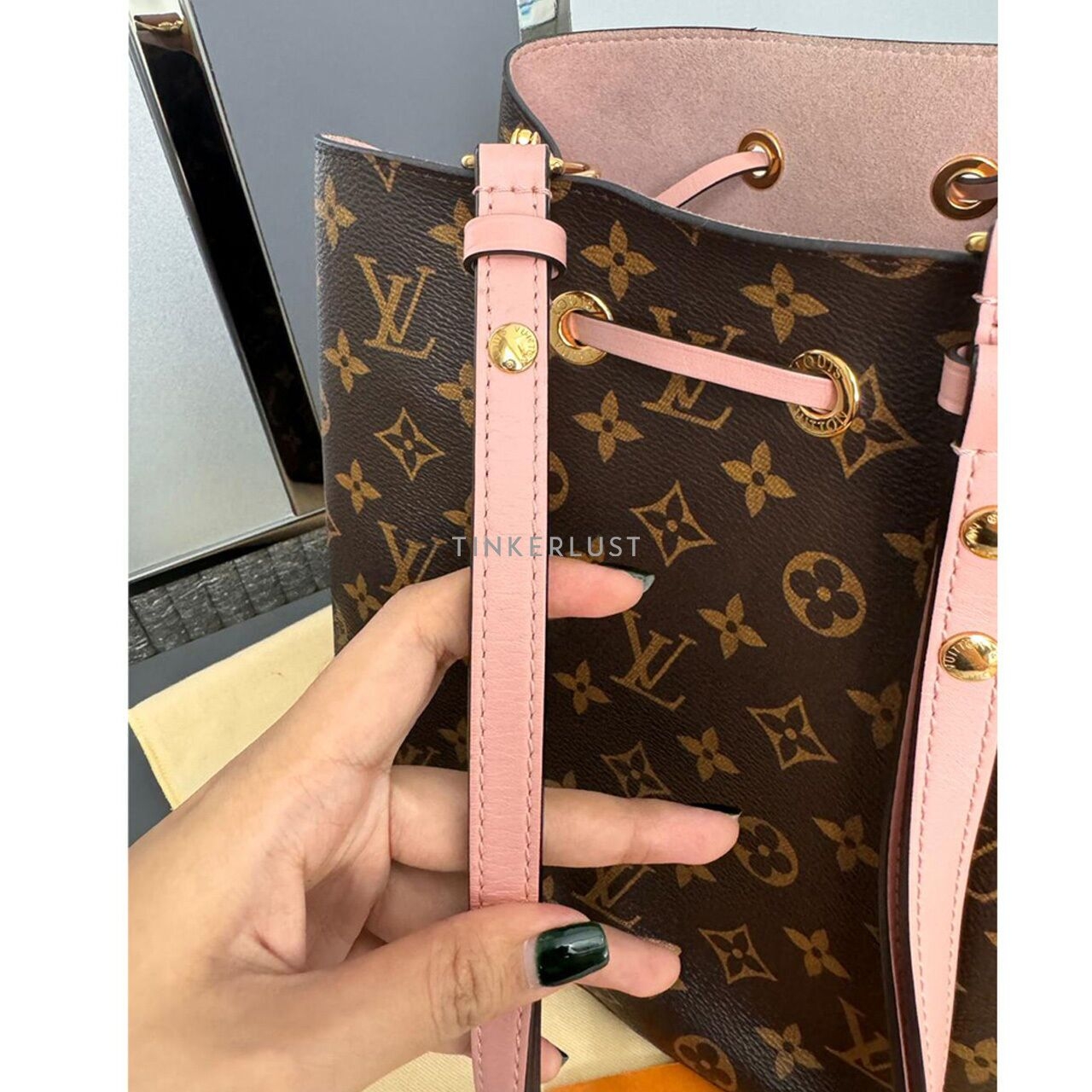 Louis Vuitton Neo Noe Pink Poudre 2018 Shoulder Bag 