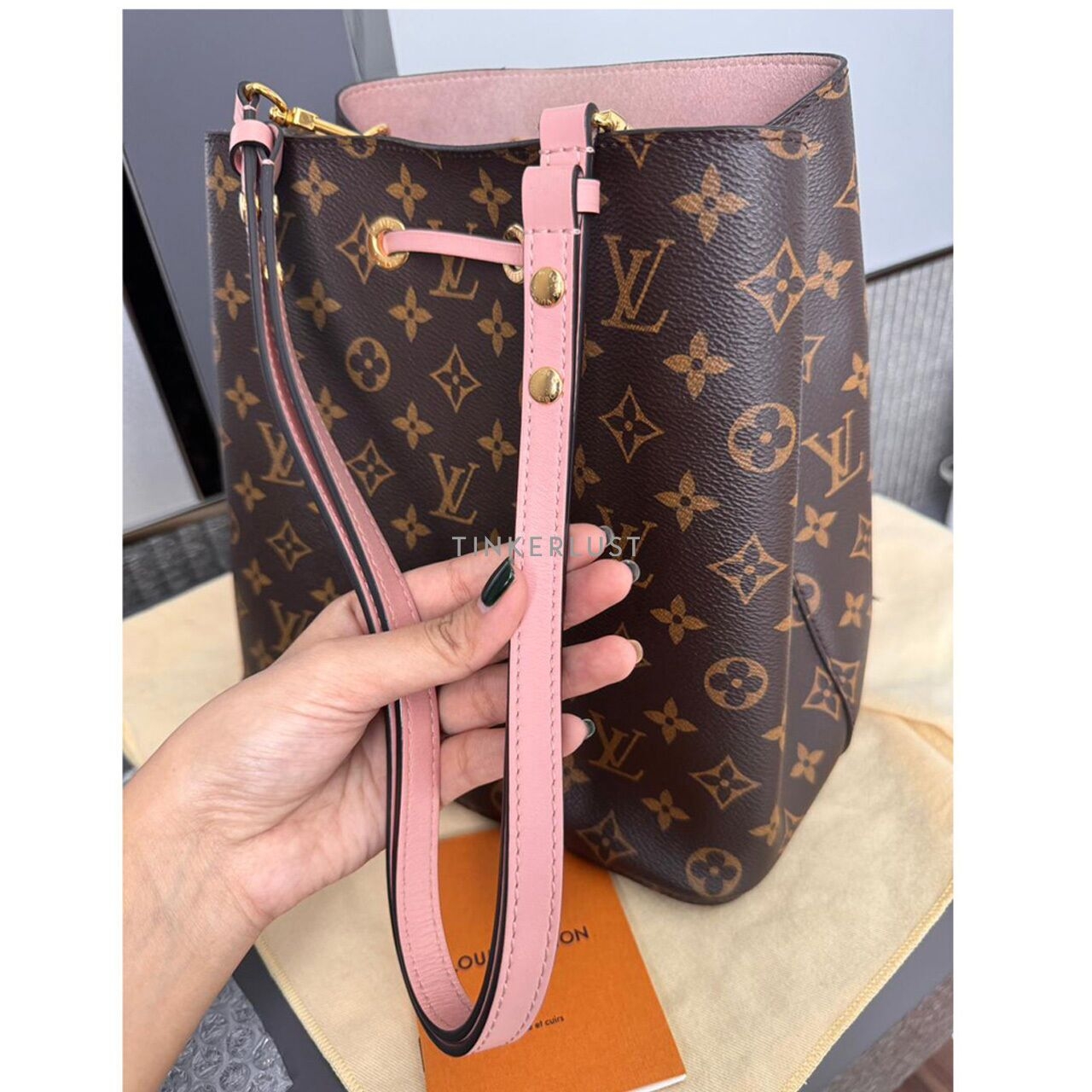 Louis Vuitton Neo Noe Pink Poudre 2018 Shoulder Bag 