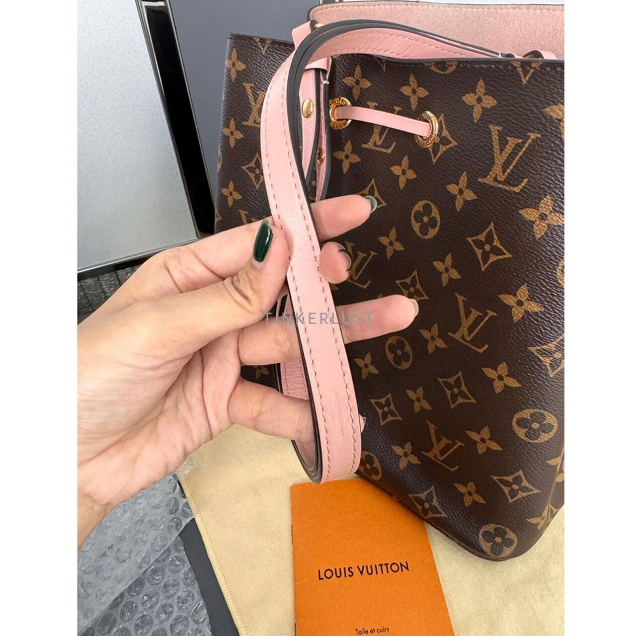 Louis Vuitton Neo Noe Pink Poudre 2018 Shoulder Bag 