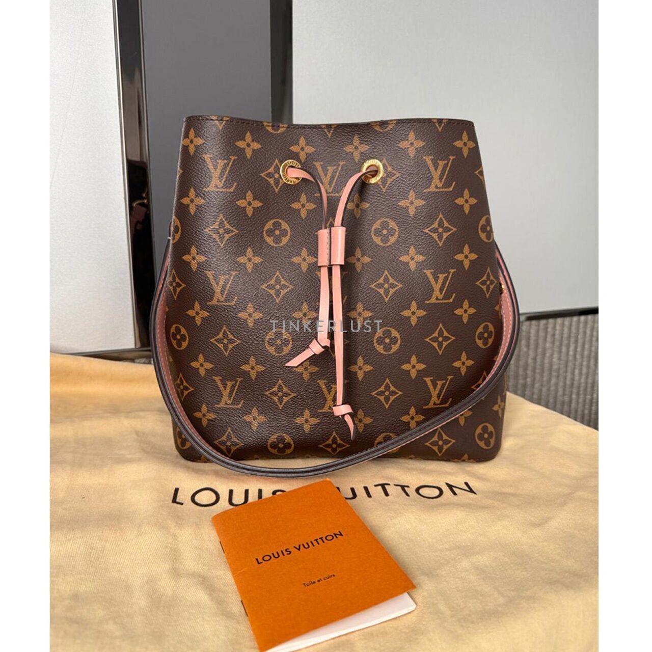 Louis Vuitton Neo Noe Pink Poudre 2018 Shoulder Bag 