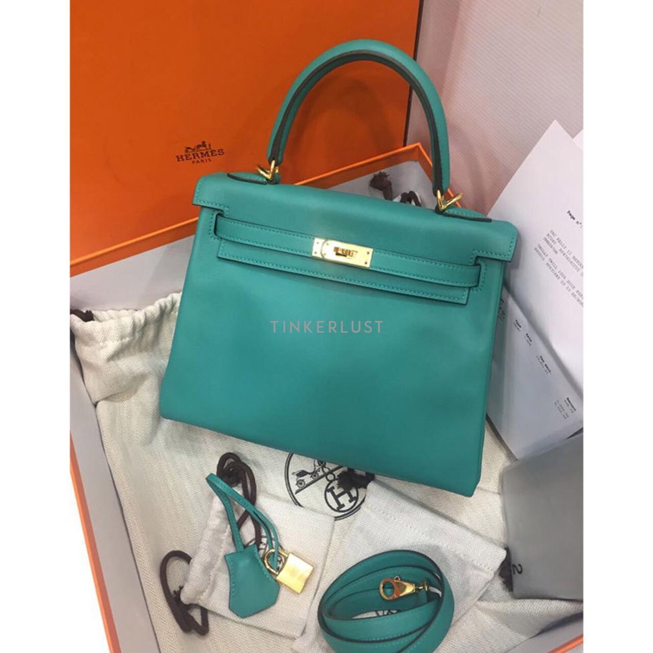 Hermes Kelly 25 II Retourne Swift Verone GHW #D 2019 Satchel