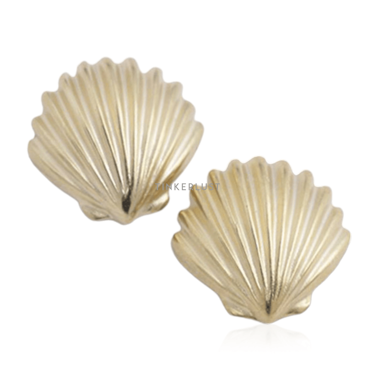 Christian Dior Sea Garden Seashell and Pearl Earring in Gold Metal Jewellery