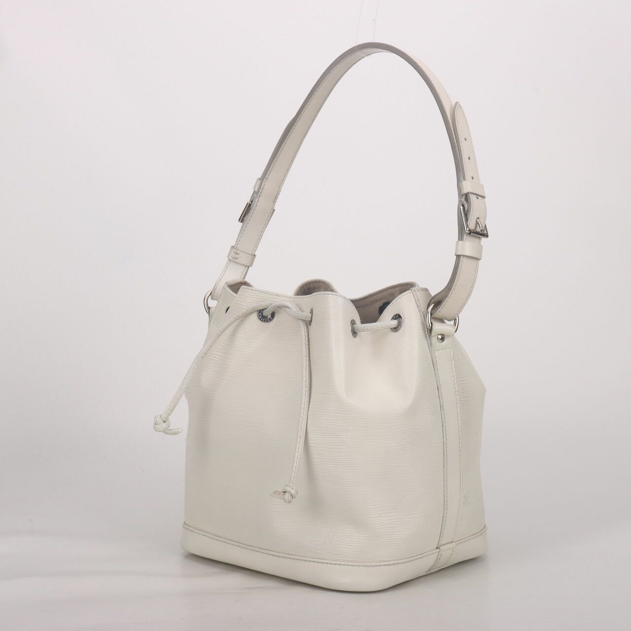 Louis Vuitton Epi Leather Noe Petit White Shoulder Bag