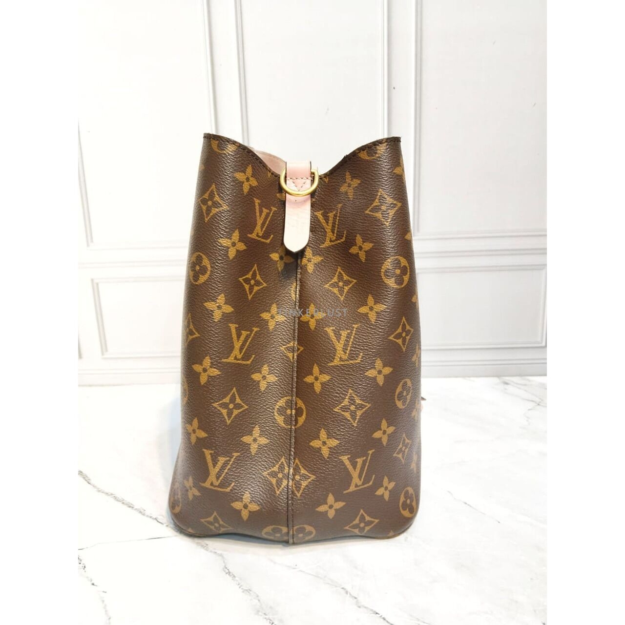 Louis Vuitton Neo Noe Monogram Pink 2019 Shoulder Bag 