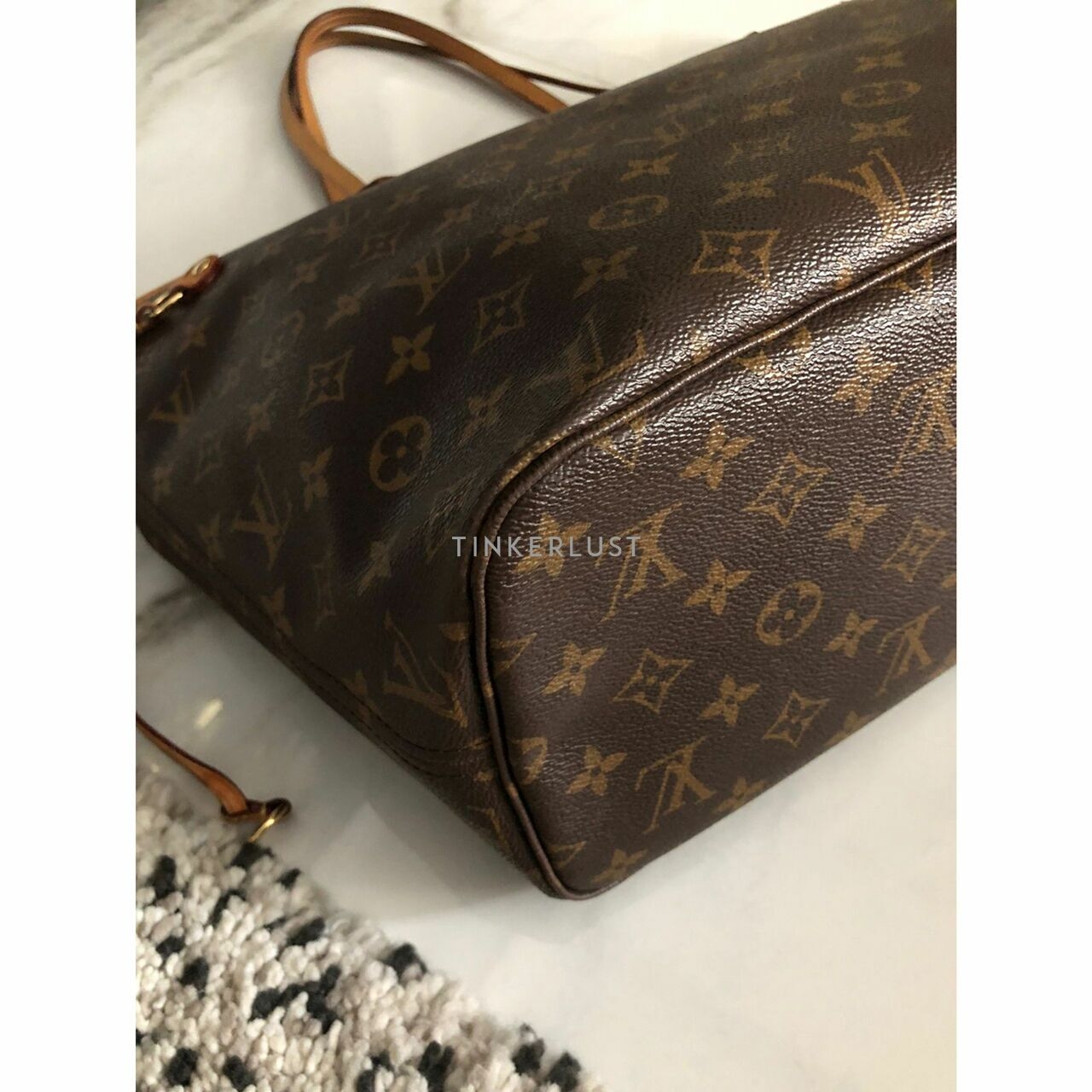 Louis Vuitton Neverfull Monogram MM Tote Bag 