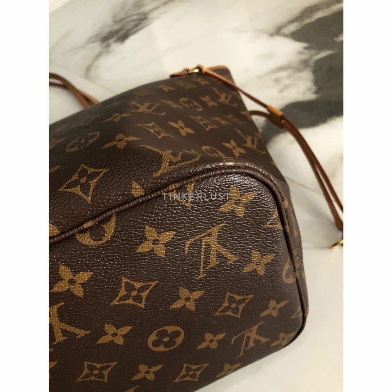 Louis Vuitton Neverfull Monogram MM Tote Bag 