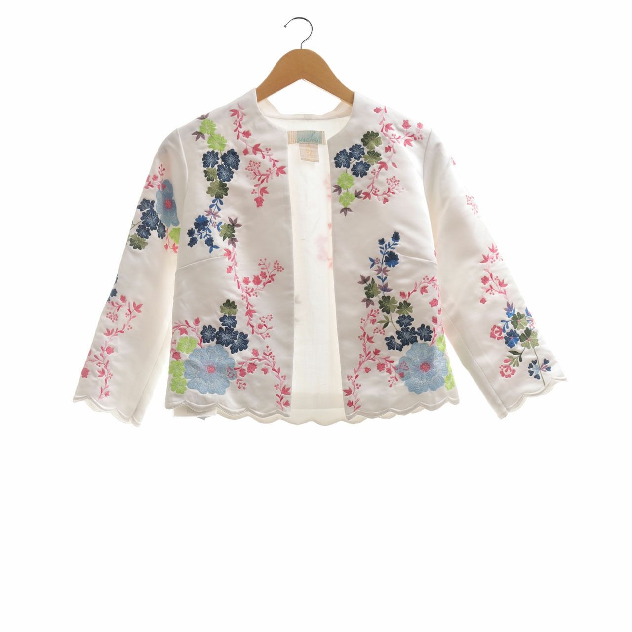 Sissae White Floral Embroidery Outerwear