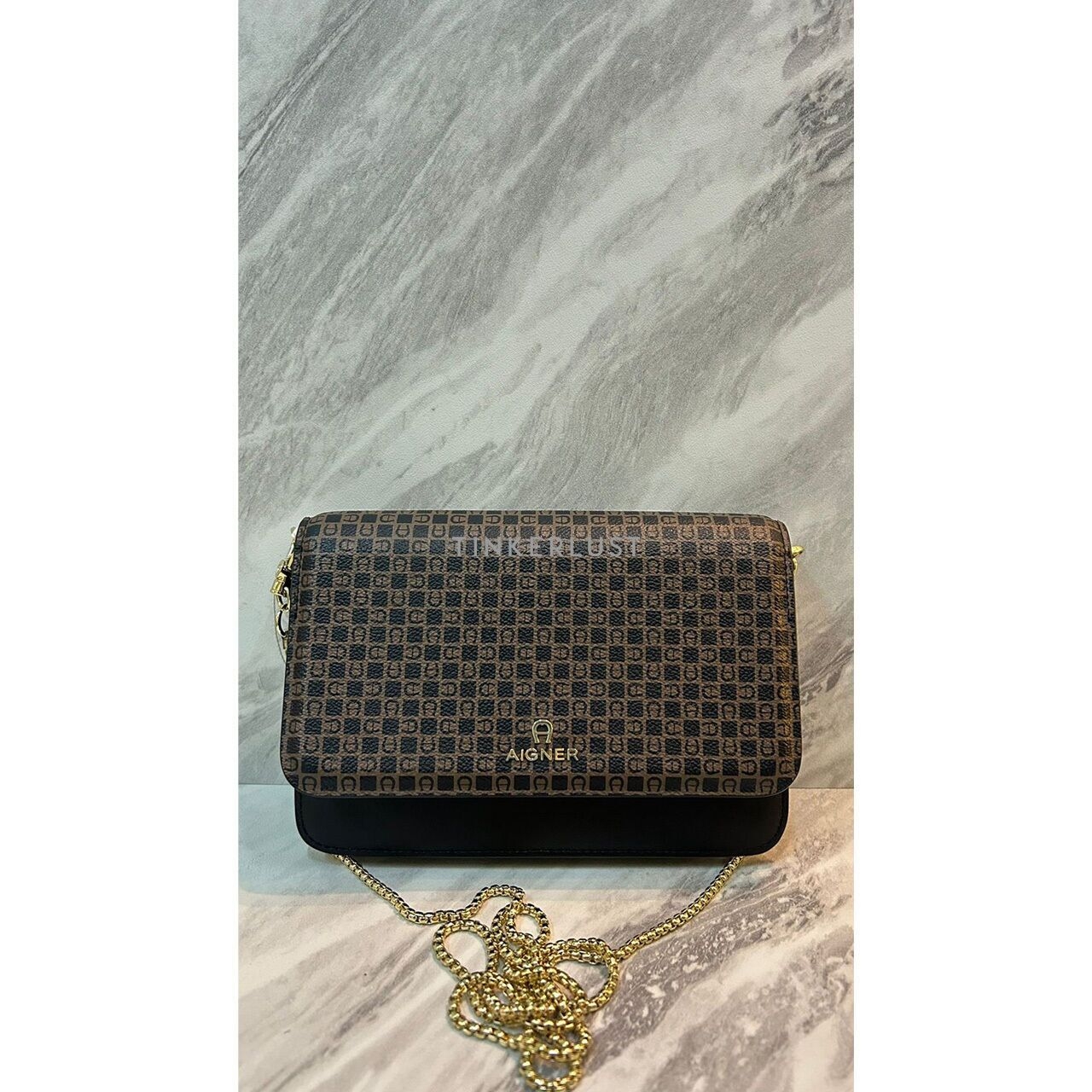 Aigner Dadino Fashion Black Leather Sling Bag