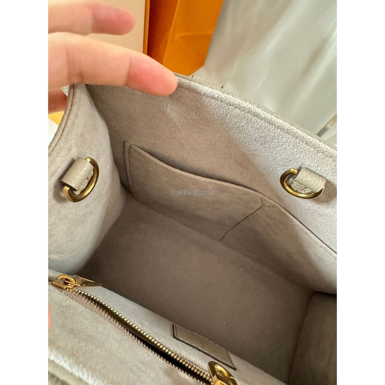 Louis Vuitton On The Go PM 2022 Empreinte Bicolor Gris Tourterelle Satchel Bag