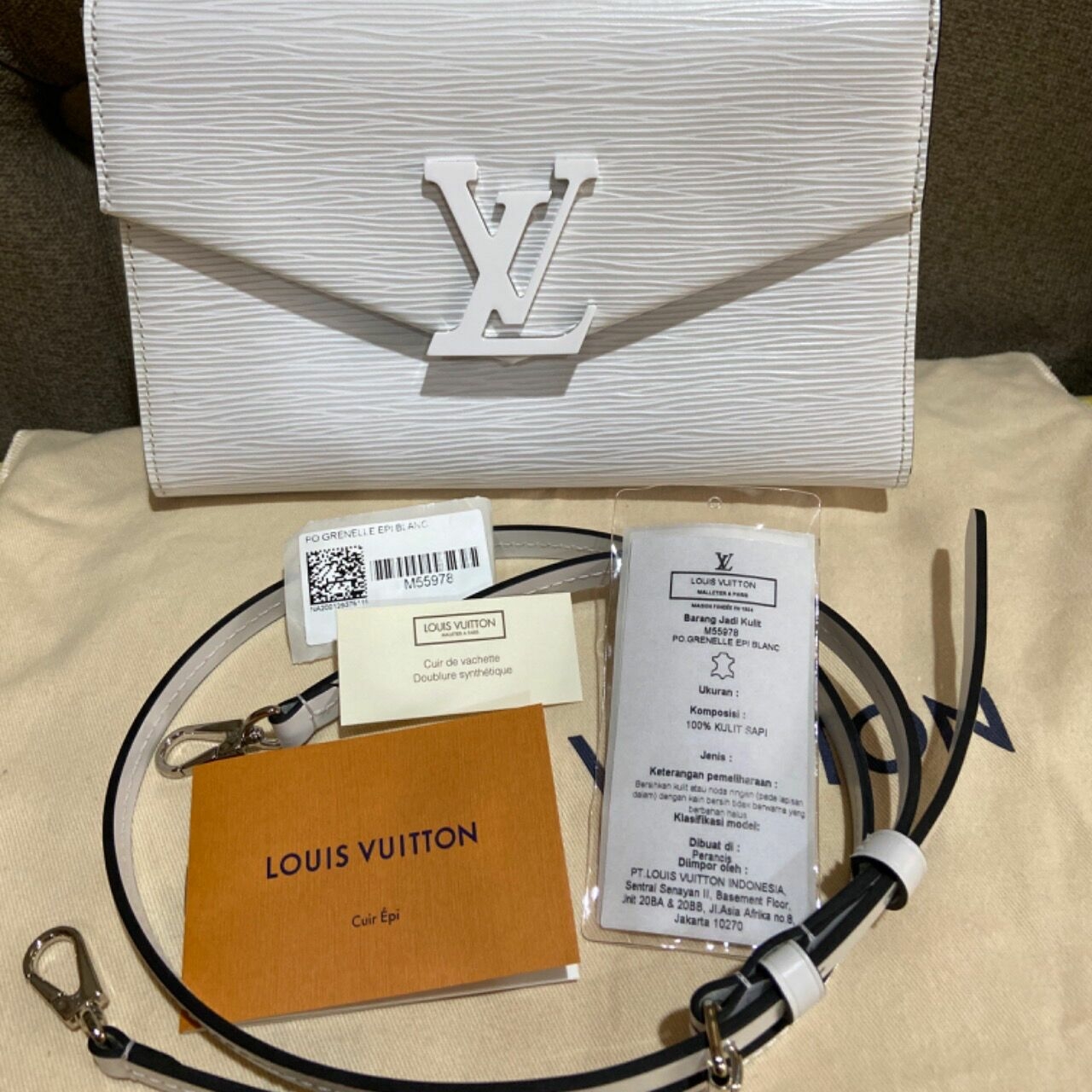 Louis Vuitton Epi Pochette Grenelle White