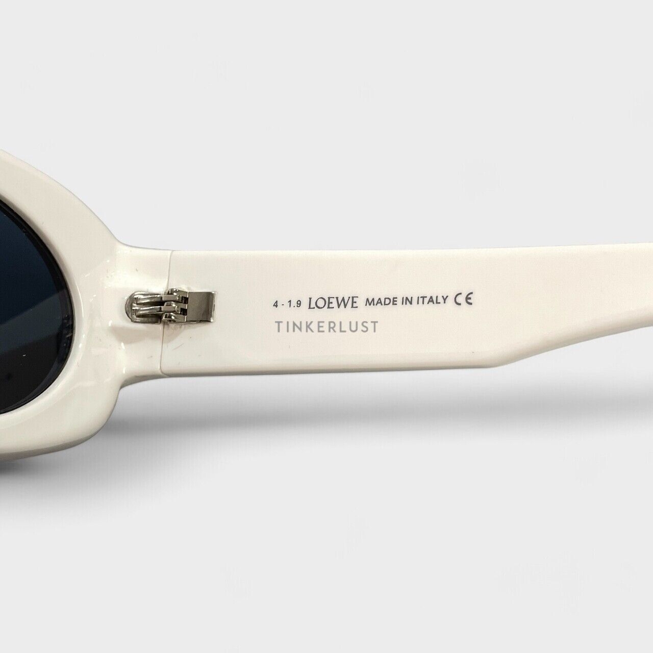 Loewe Paula's Ibiza LW40033I White Sunglasses 