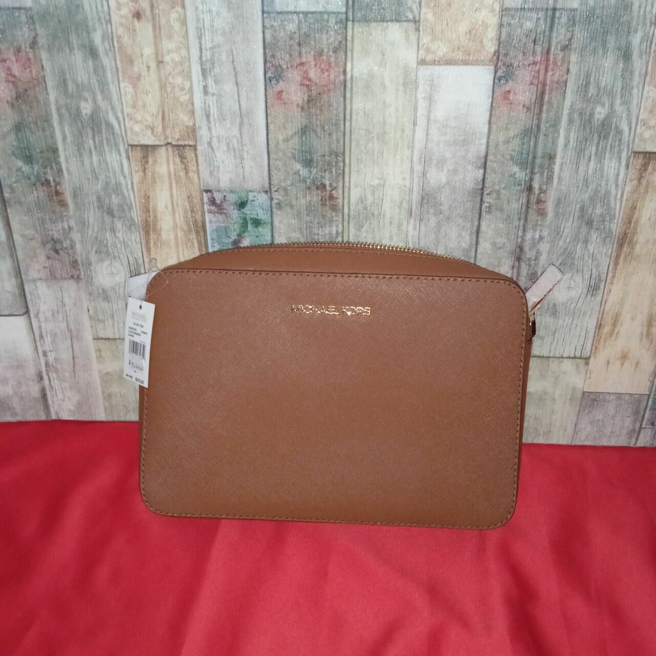 Michael Kors Jet Set Item Large Crosboddy Leather Luggage