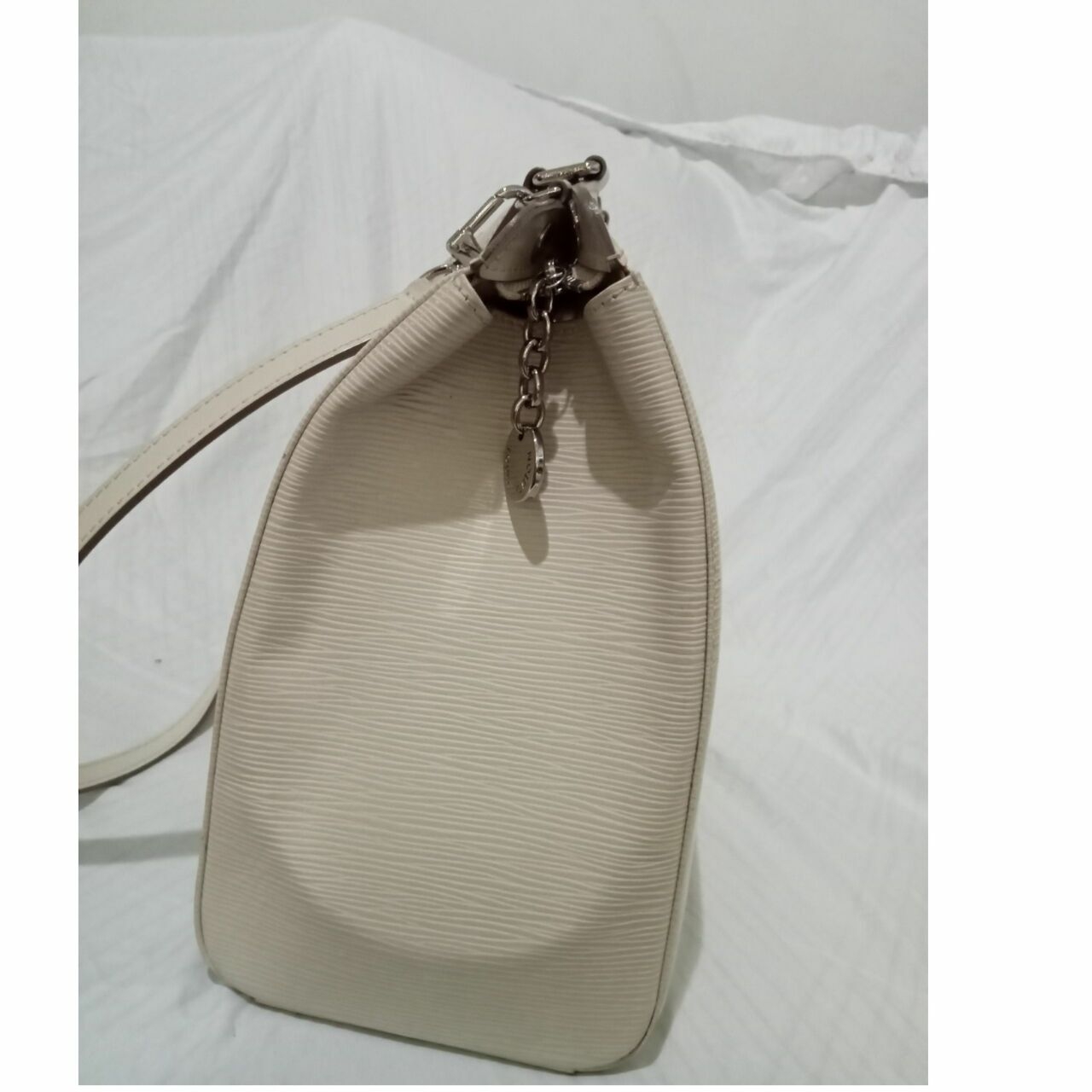 Louis Vuitton White Brea GM Epi Leather Handbag