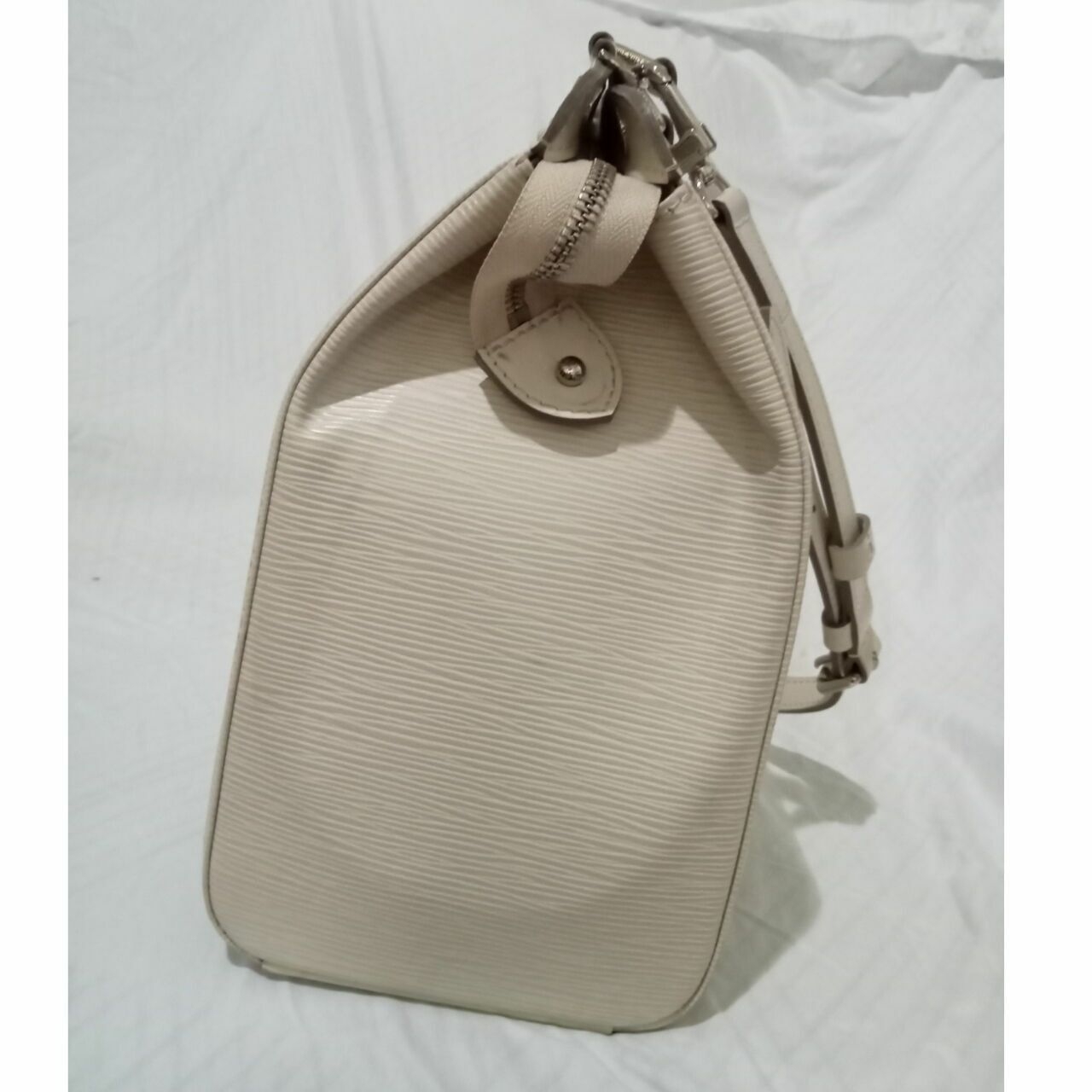 Louis Vuitton White Brea GM Epi Leather Handbag