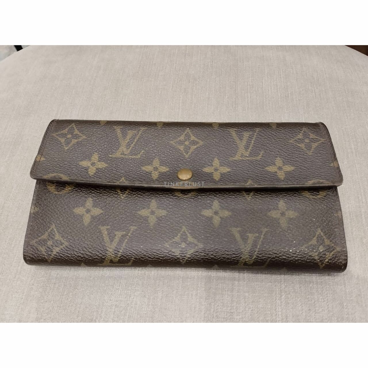 Louis Vuitton Monogram Sarah Wallet