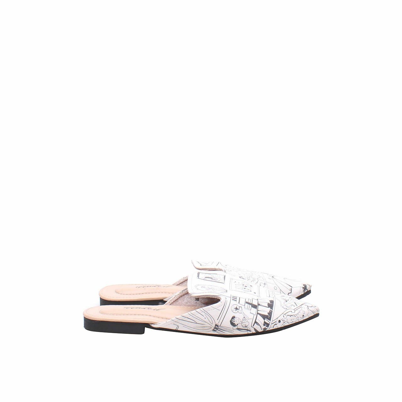 Ittaherl White Sandals