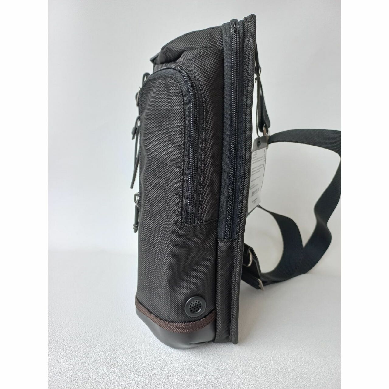 Tumi Higgins Sling Hickory Black 