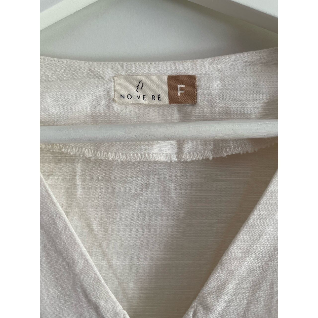 NOVERE Broken White Blouse