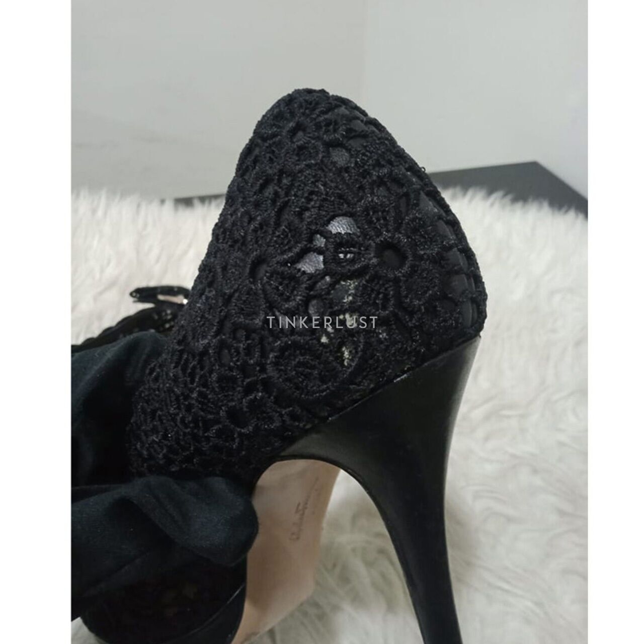 Salvatore Ferragamo Teodora Bow Peep-Toe Black Floral Crochet Pump Heels