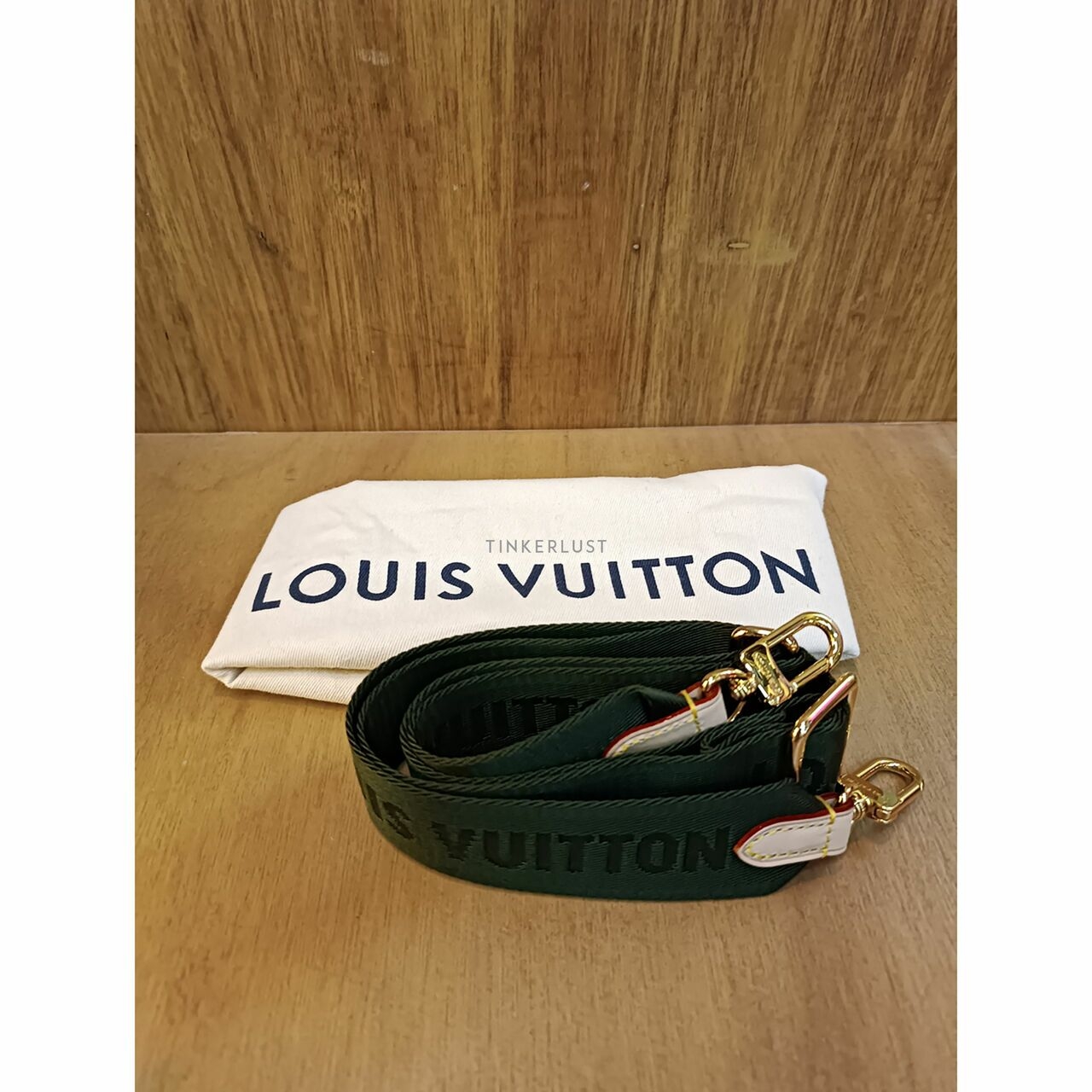 Louis Vuitton Multi Pochette Accessoires Monogram Canvas Sling Bag