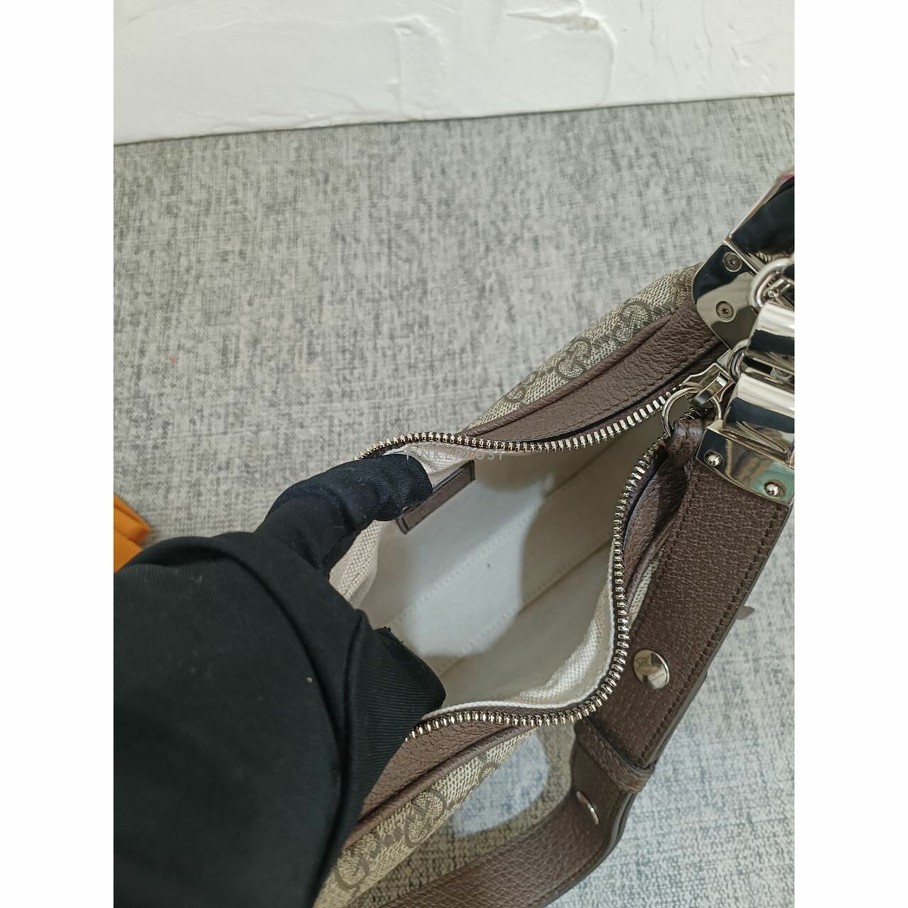 Gucci GG Supreme Brown & Beige Shoulder Bag 