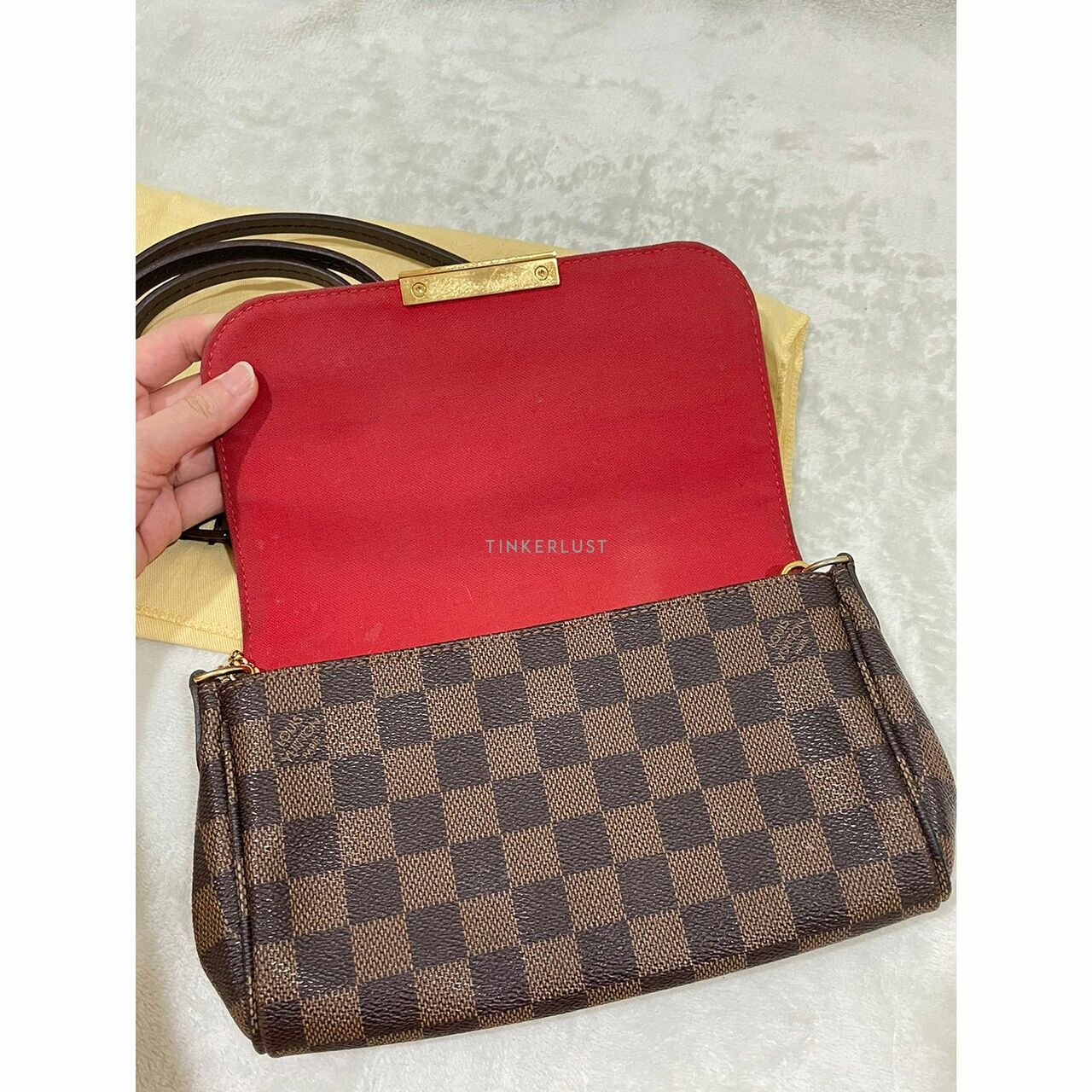 Louis Vuitton Favorite PM Damier 2015 Sling Bag