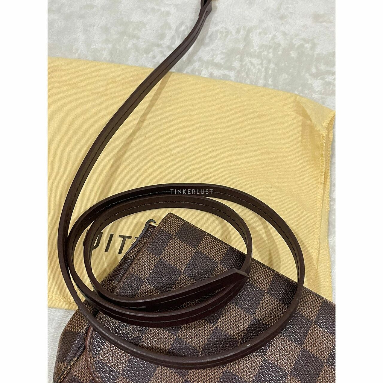 Louis Vuitton Favorite PM Damier 2015 Sling Bag