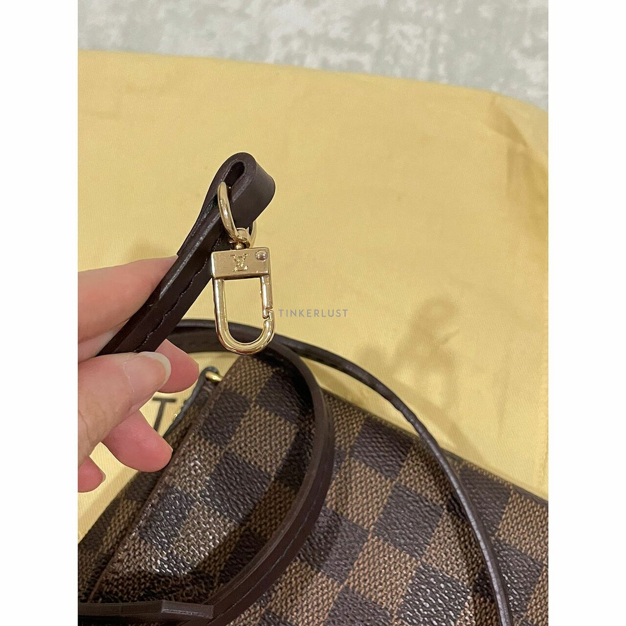 Louis Vuitton Favorite PM Damier 2015 Sling Bag