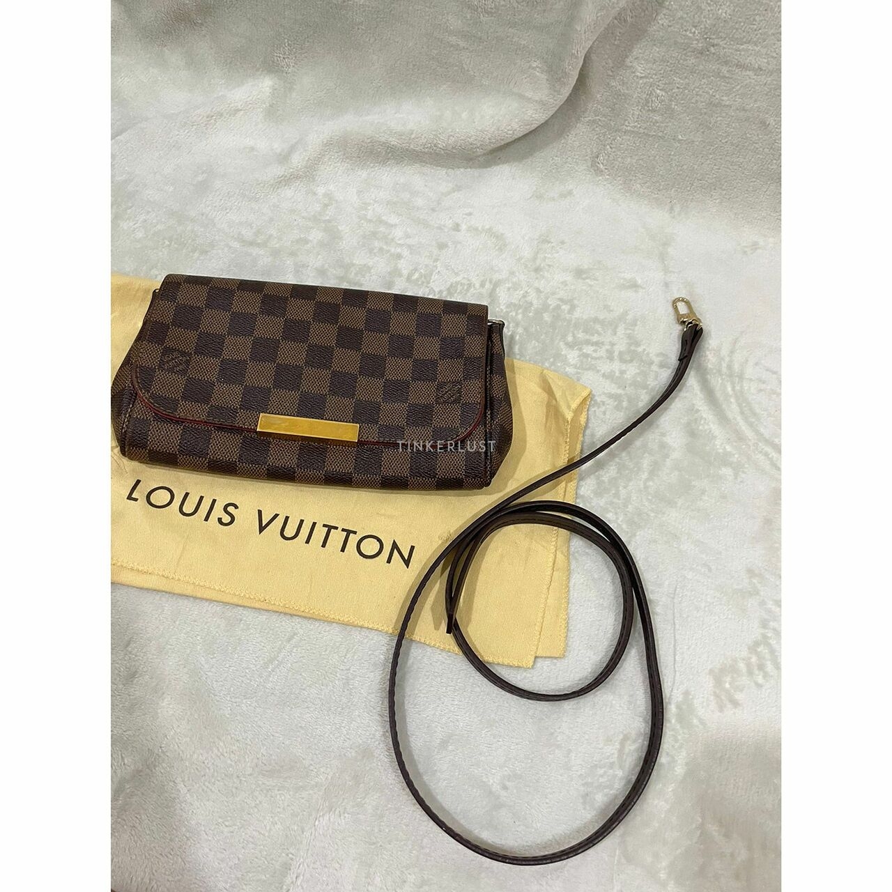 Louis Vuitton Favorite PM Damier 2015 Sling Bag