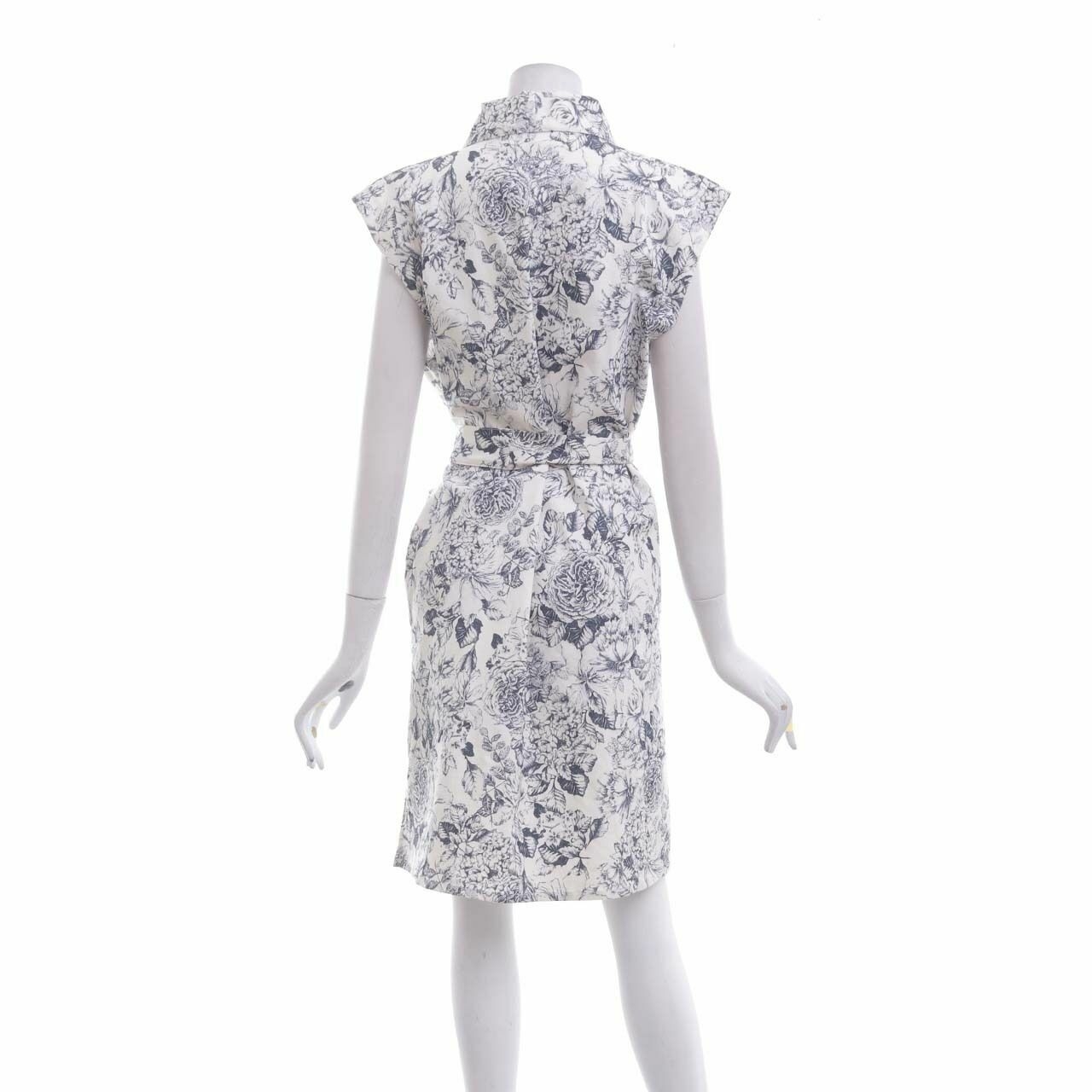 Benang Jarum Navy & Off White Floral Vest