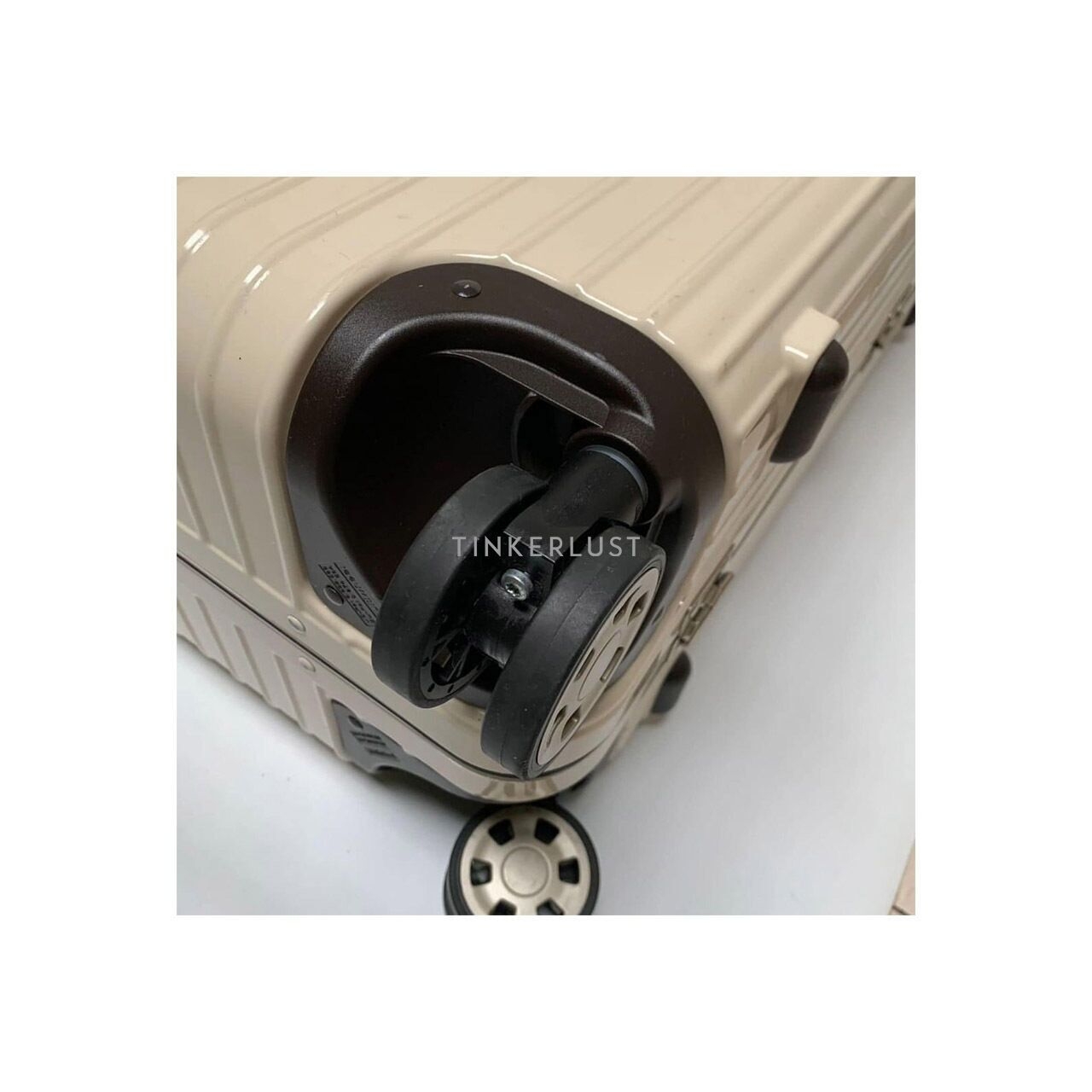 Rimowa Limbo Multiwheel Cream Luggage