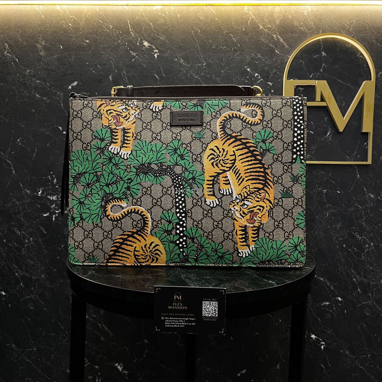 Gucci GG Supreme Bengal Tigers Sling Bag