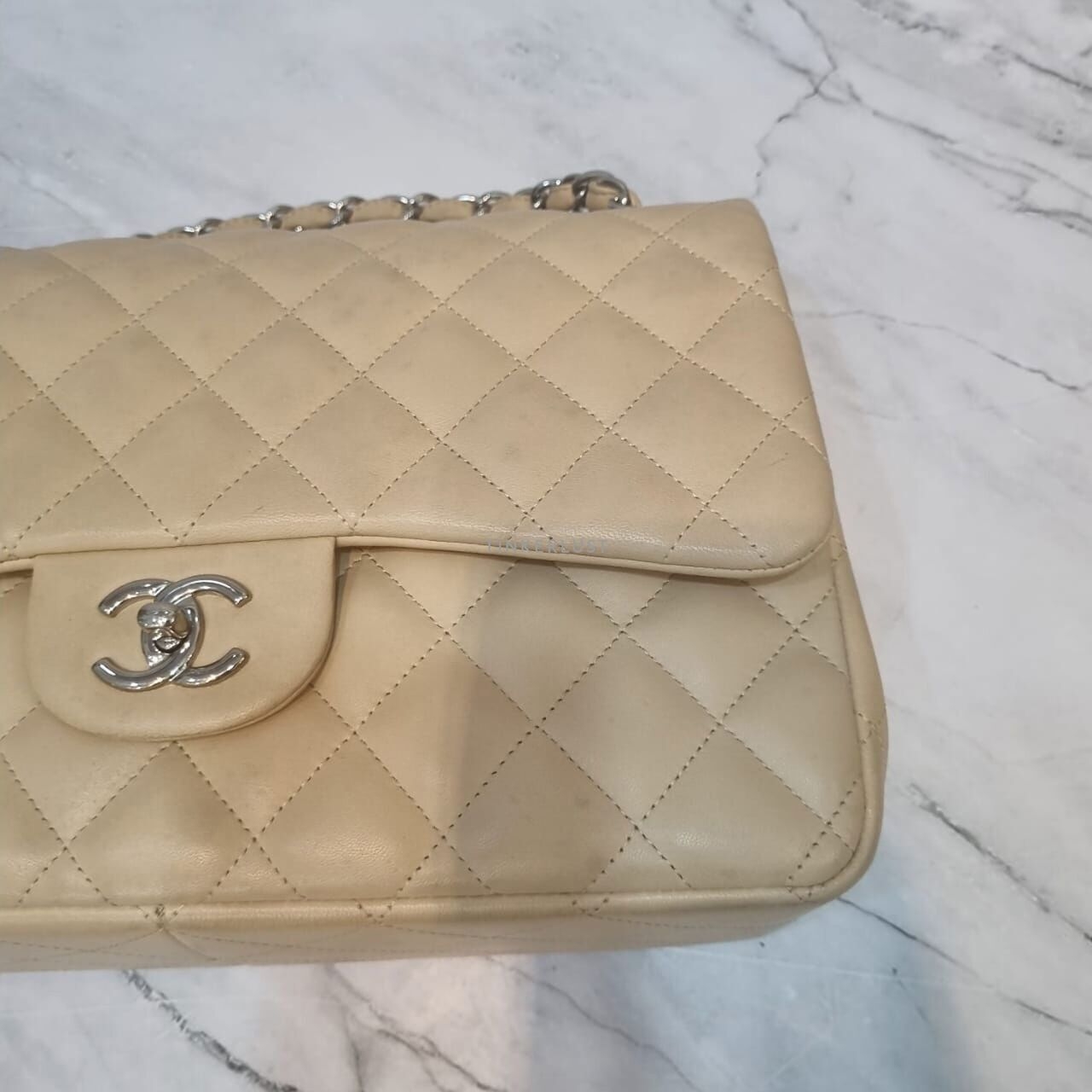 Chanel Jumbo Double Flap Cream Lamb Skin SHW # 15 Shoulder Bag