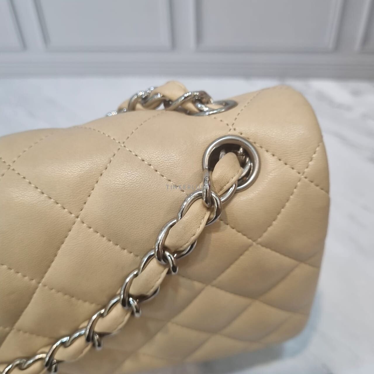 Chanel Jumbo Double Flap Cream Lamb Skin SHW # 15 Shoulder Bag