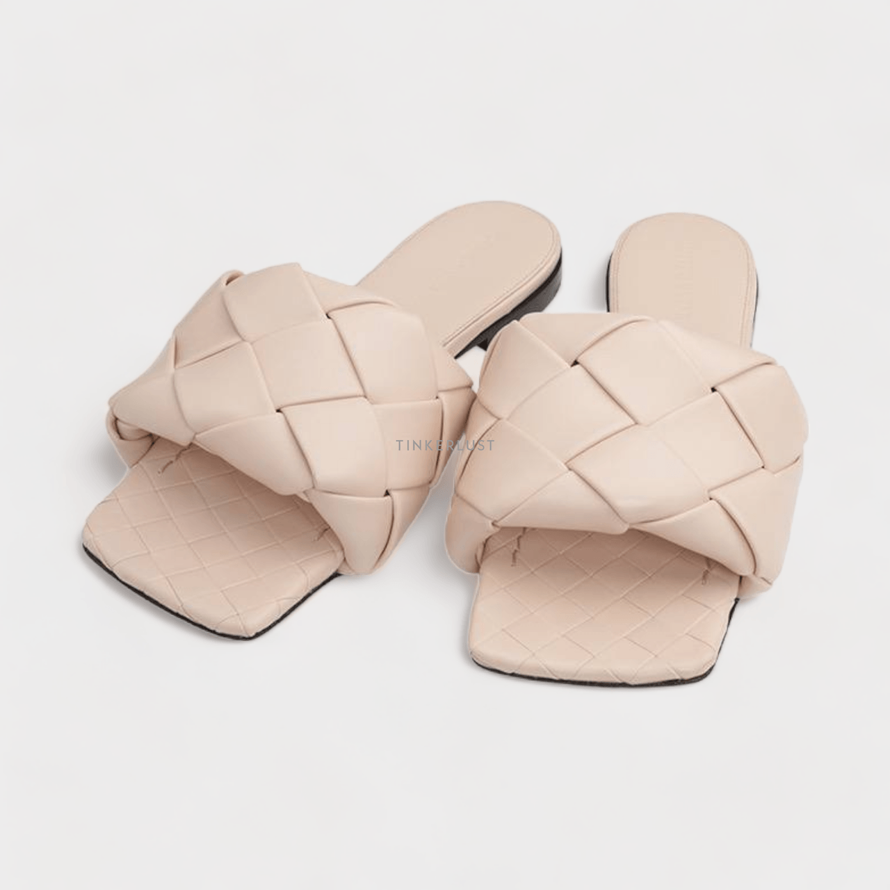 Bottega Veneta BV Lido Woven Flat Sandals in Bandage	