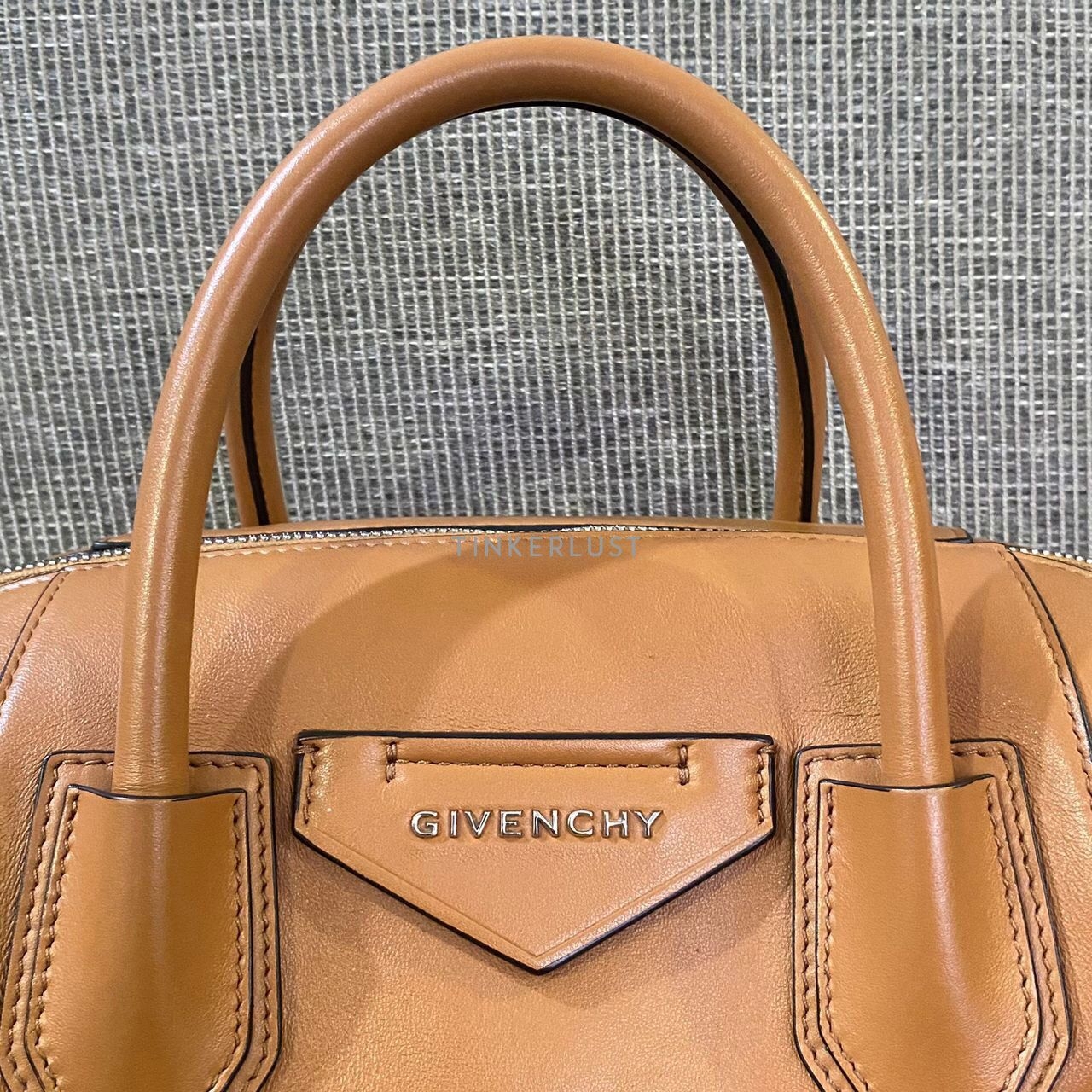 Givenchy Antigona Soft Small Tan SHW 2021 Satchel