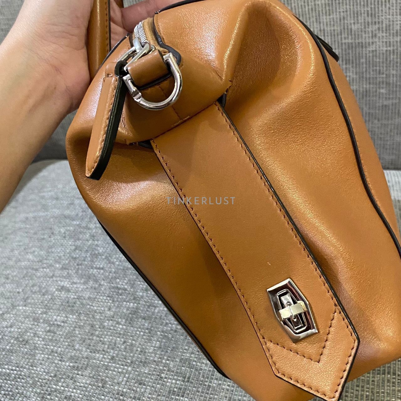 Givenchy Antigona Soft Small Tan SHW 2021 Satchel