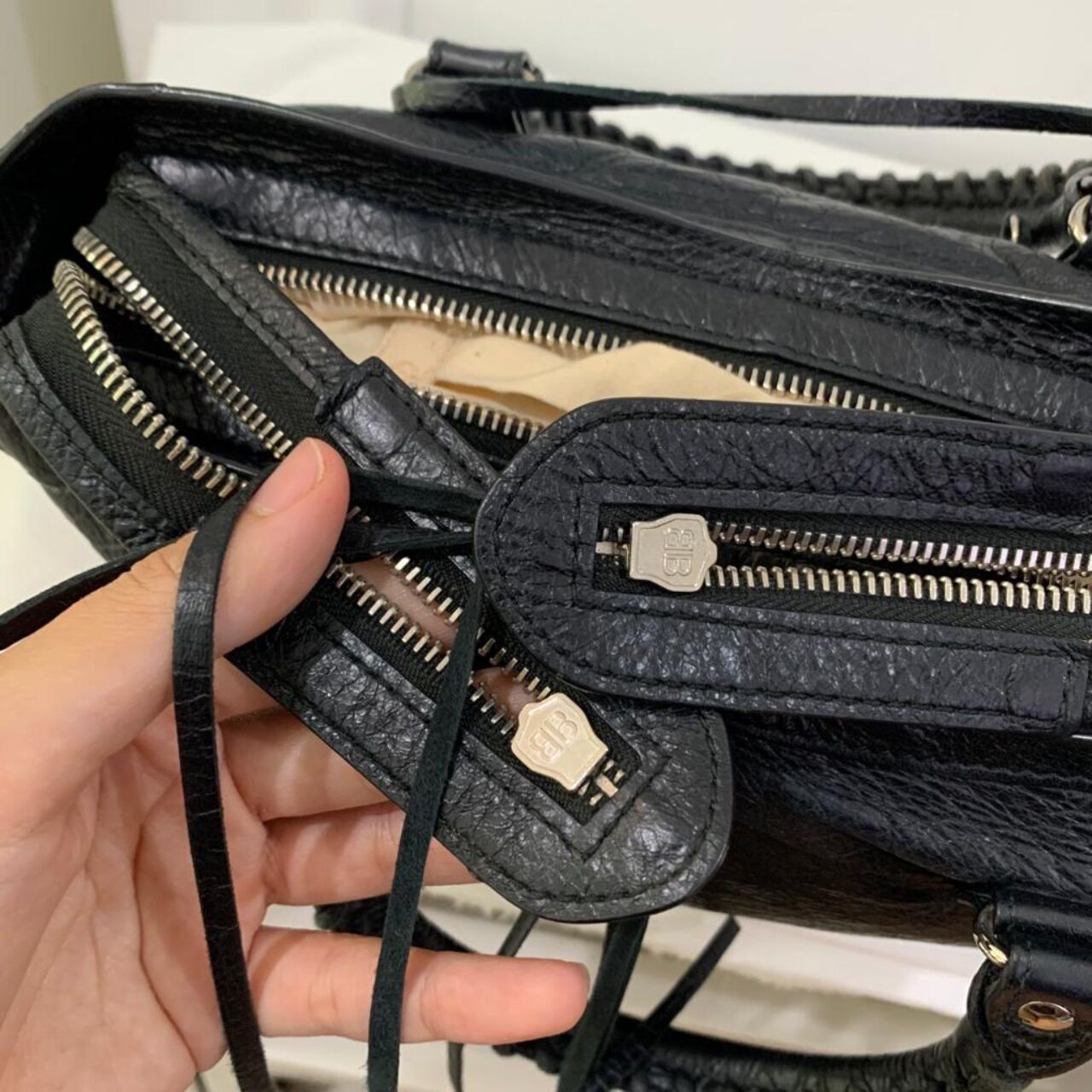 Balenciaga CIty  S Black Agneau Classic Hardware SHW Sling Bag