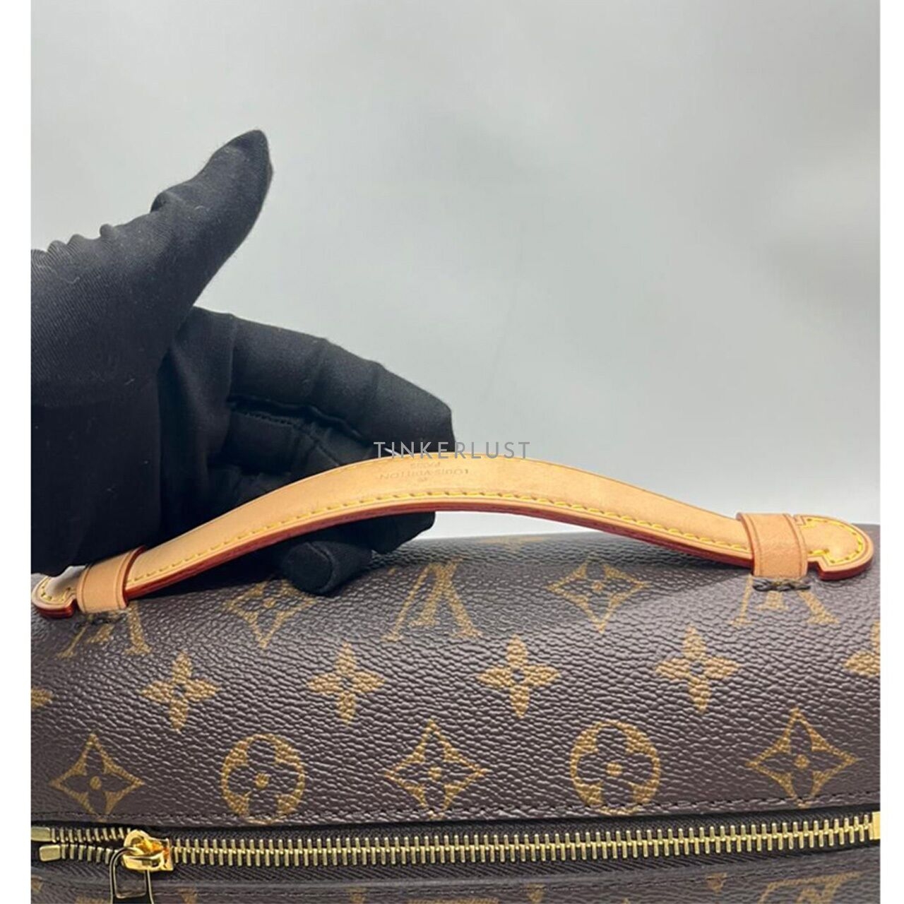 Louis Vuitton Metis Monogram Chip 2022 Satchel